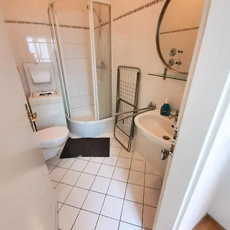 Zentrales Mit Kueche & Wlan, Perfekt Fuer Paare & Geschaeftsreisende Apartment